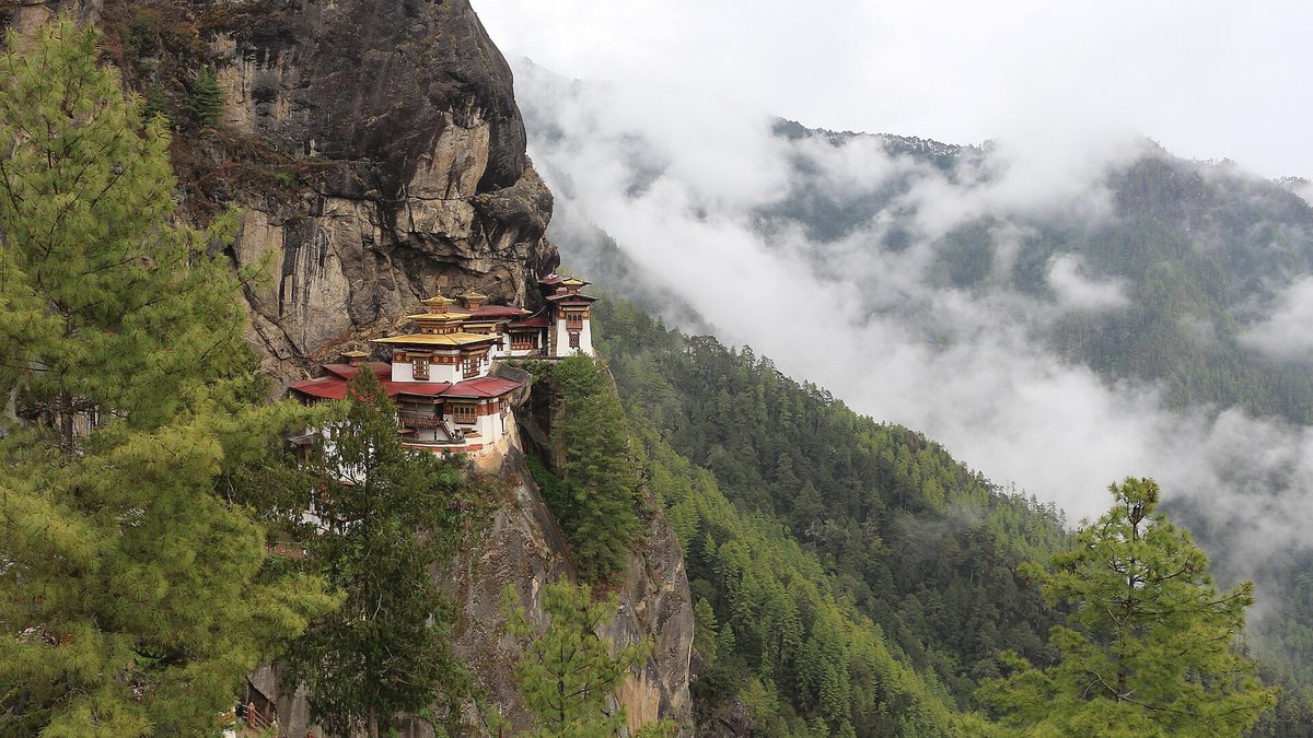 Bhutan Tourist Visa from Bangladesh 2027: US$15 SDF, Costs & 5-Day Plan