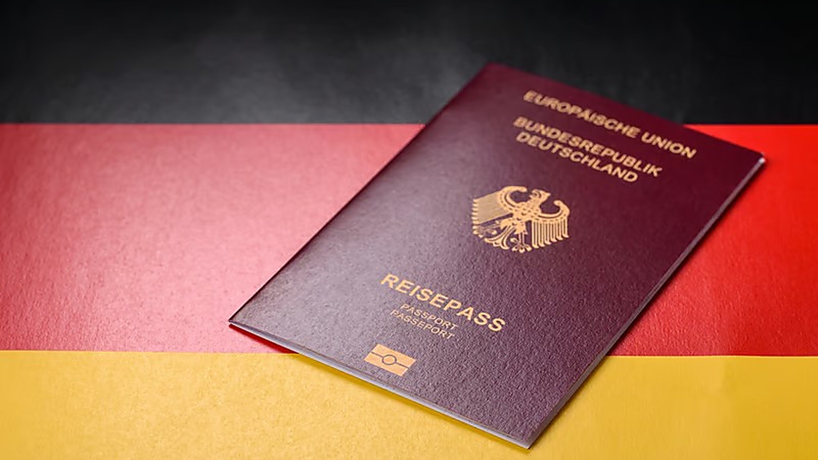 Table showing where Bangladeshi applicants apply for each German visa type: Schengen through VFS Global, student visas including PhD online at digital.diplo.de, research through the embassy appointment system