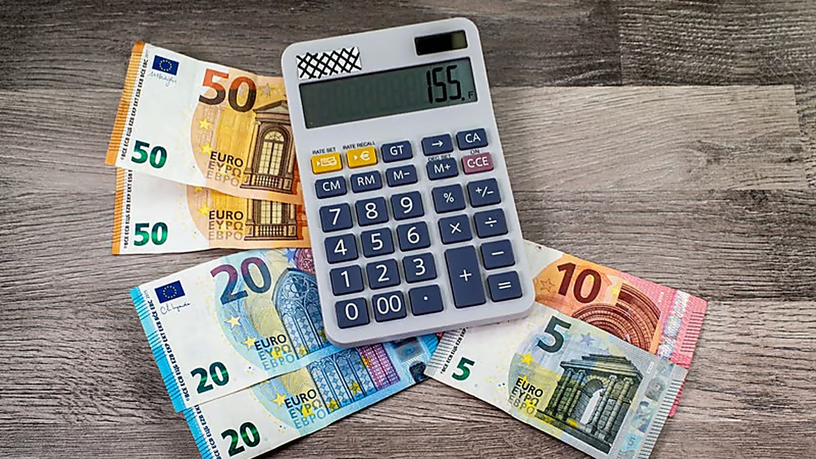 Italy student visa timeline for Bangladeshi students: Universitaly pre-enrolment, visa file, 30 November visa deadline, permesso di soggiorno within 8 working days, and 31 January enrolment deadline
