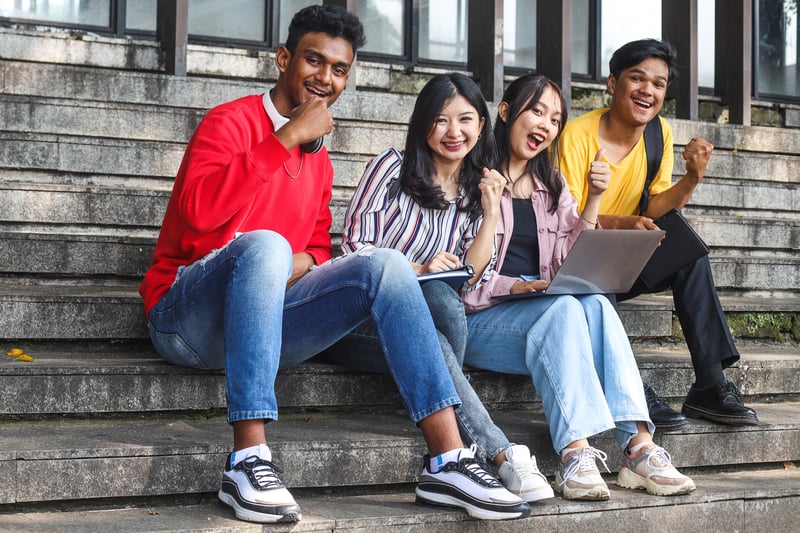 UK Bank Account, SIM & Settling In: Bangladeshi Students 2027